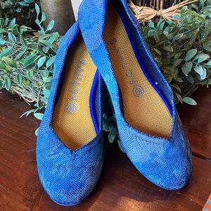 Rothy’s tie dyed blue for interest.  Size 8 great condition. Fun blue color